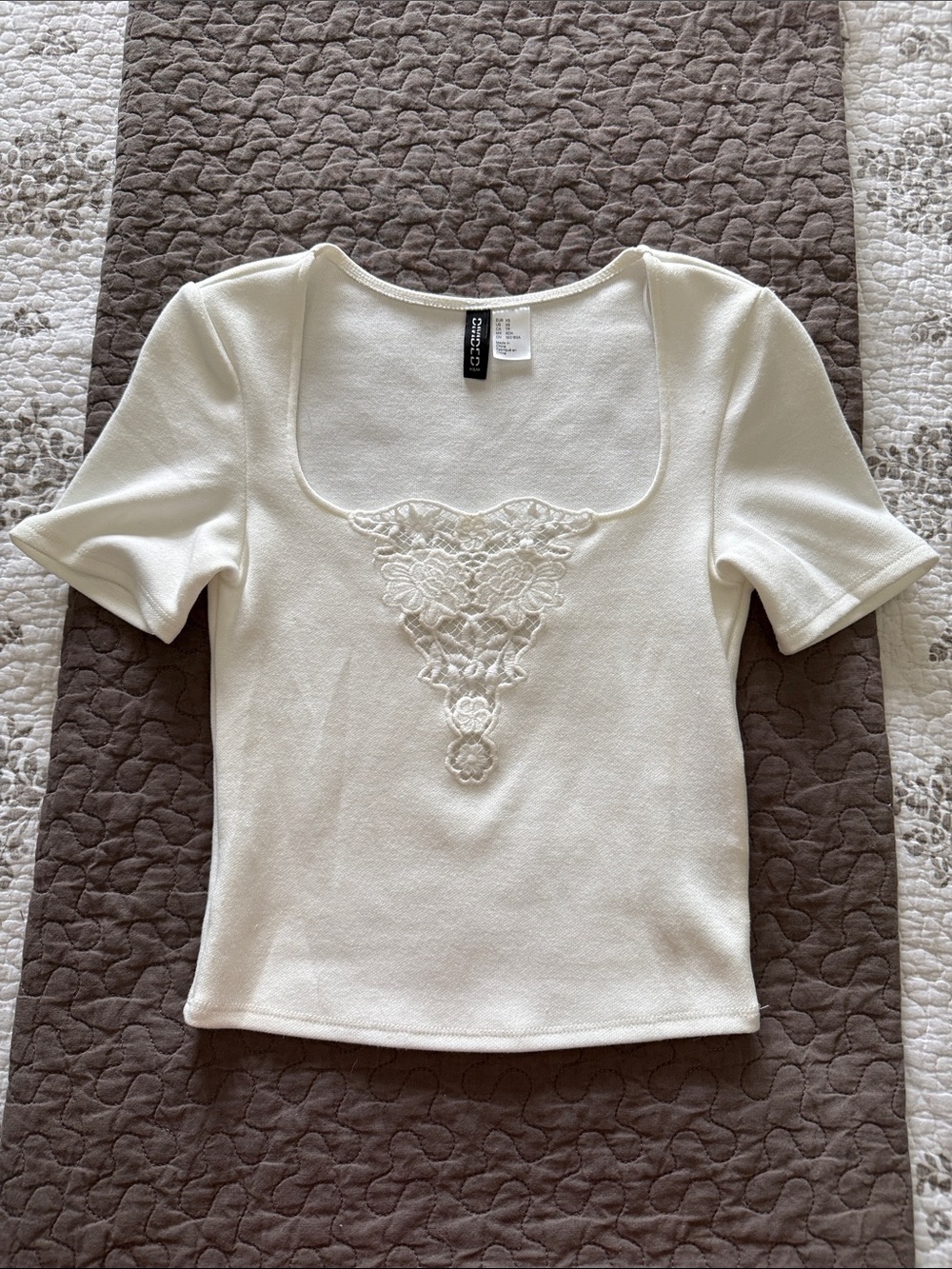 H&M Cream Short Sleeve Scoop Neck Top with Floral Crochet